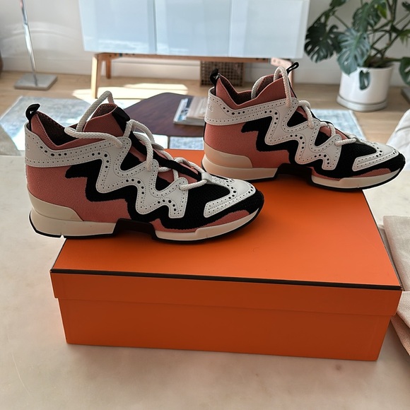 Hermès Action Sneakers BNIB 38.5. Never worn . - Picture 5 of 8